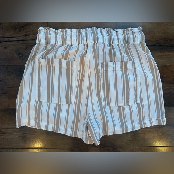 LOFT Striped Lyocell Paperbag Waist Shorts S | Summer Casual Neutral Beach - Picture 5 of 6